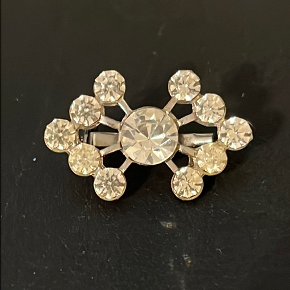 Vintage Art Deco Crystal Rhinestone Silver Plated Star Burst Mini Brooch - Picture 2 of 3